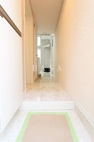 横浜市神奈川区白幡東町のアパートのエントランス