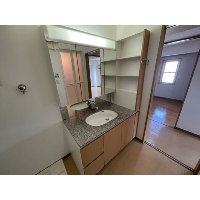 サン・東山公園ウエストの洗面所