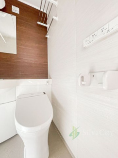 【浴室】 | 豊島サロンビル | トイレ温水便座機能付き