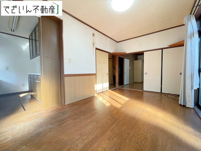 【居間・リビング】 | 熊谷市押切　中古住宅   | 現地(2025年12月撮影)