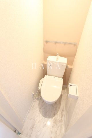 横浜市神奈川区白幡東町のアパートのトイレ