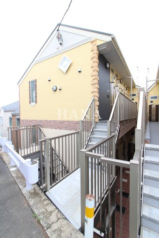 横浜市神奈川区白幡東町のアパートの外観