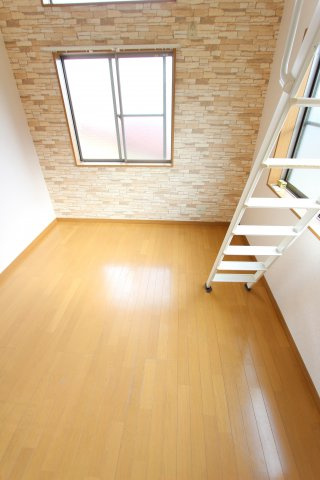 サクセス神之木台Ａ棟の居間・リビング