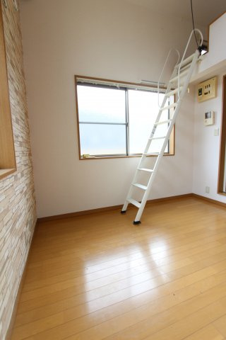 サクセス神之木台Ａ棟の居間・リビング