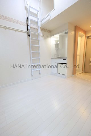 ユナイト大口アダムランバートの居間・リビング