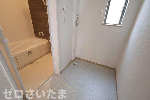 《仲介手数料無料》岩槻区本丸１丁目17-18新築一戸建てハートフルタウンのランドリースペース