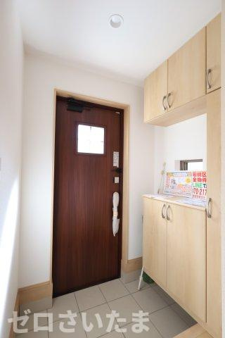 《仲介手数料無料》岩槻区本丸１丁目17-18新築一戸建てハートフルタウンの玄関