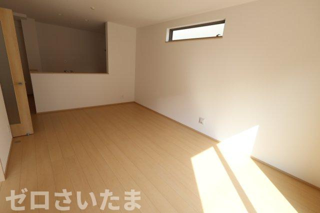 《仲介手数料無料》岩槻区本丸１丁目17-18新築一戸建てハートフルタウンの居間・リビング