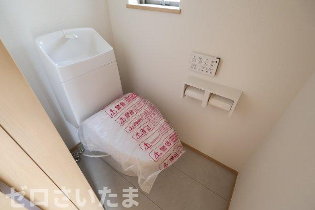《仲介手数料無料》岩槻区本丸１丁目17-18新築一戸建てハートフルタウンのトイレ
