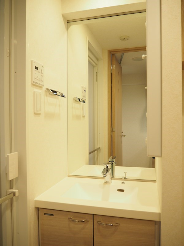 ルーブル住吉弐番館の独立洗面台
