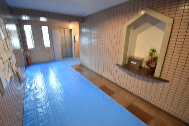 サンシティ鳥飼のエントランス