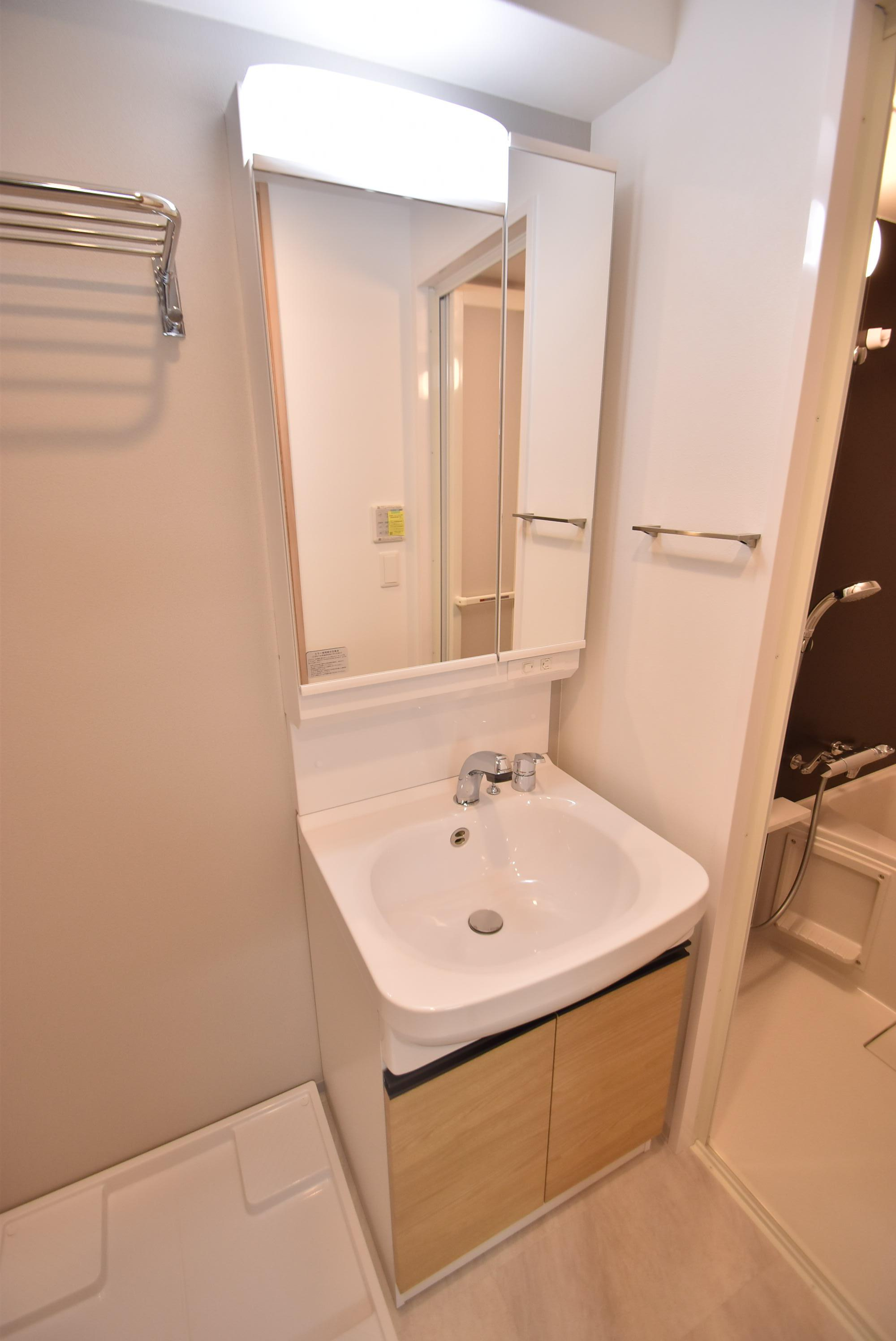 大阪市都島区東野田町５丁目の賃貸マンションの洗面所