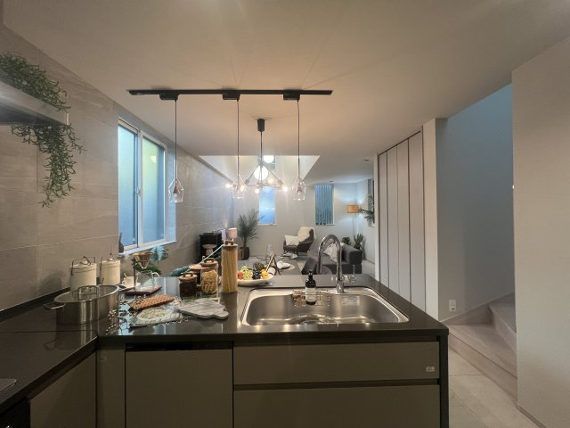 見た目も中身も強さもあるハイスペック戸建【神奈川区青木町新築戸建】のキッチン|きれいなキッチンです