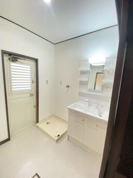 箕面市新稲６丁目　中古戸建の洗面所