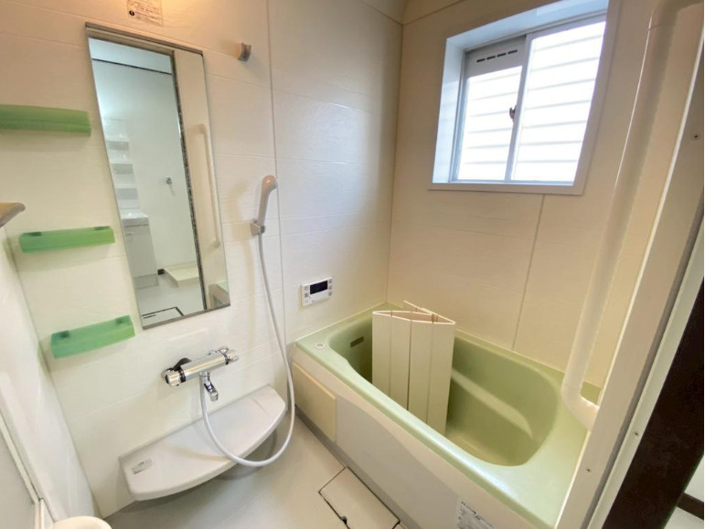 箕面市新稲６丁目　中古戸建の浴室