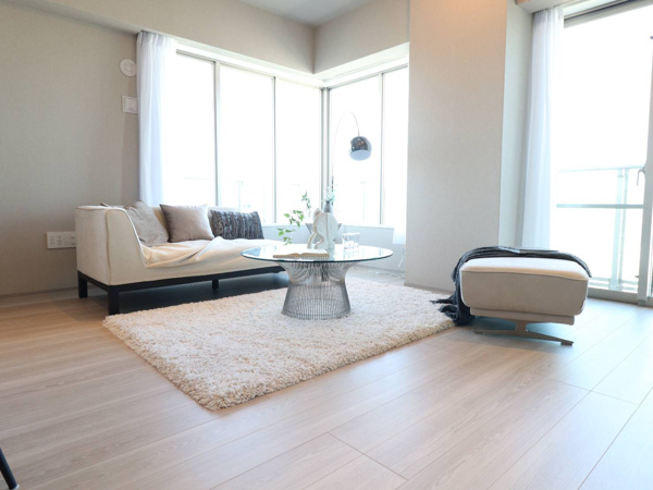 【居間・リビング】 | 【リビングダイニング】
37階北西角住戸につき、眺望・採光・通風良好◎