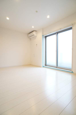 【居間・リビング】 | リブリ・宮Ⅱ | ゆったり過ごせる居間です