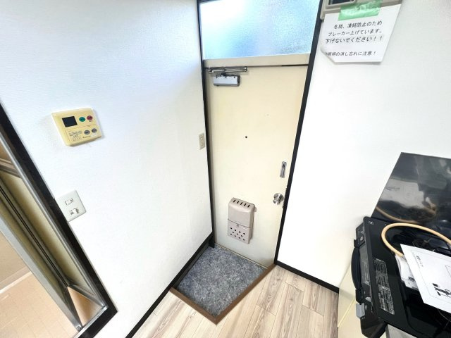 メゾンあかしあの玄関