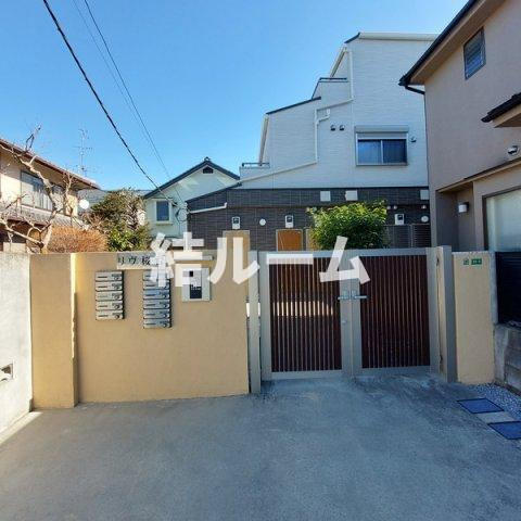 練馬区桜台１丁目のアパートのエントランス