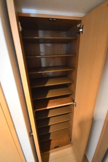 【玄関】 | 下駄箱もしっかりついてます！