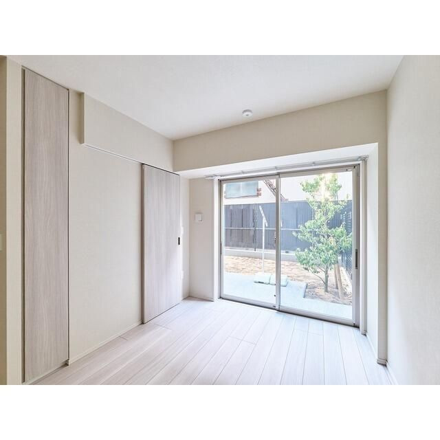 コンフォリア・リヴ西大島SOUTHの寝室