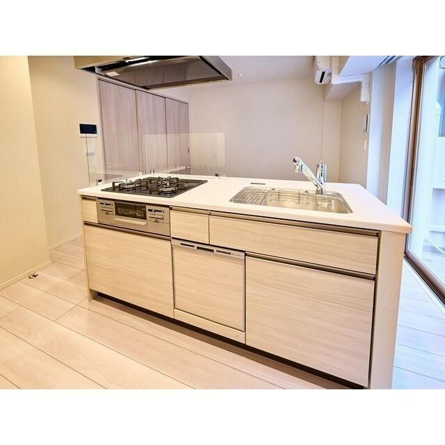 コンフォリア・リヴ西大島SOUTHのキッチン