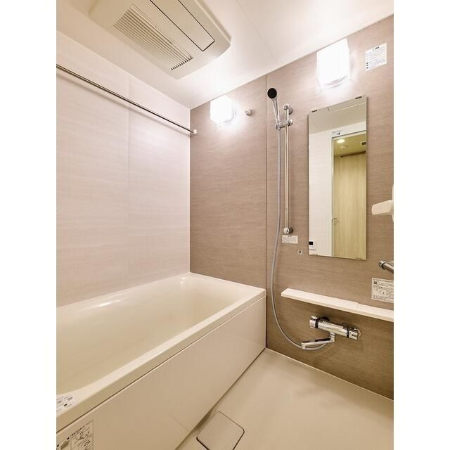 コンフォリア・リヴ西大島SOUTHの浴室