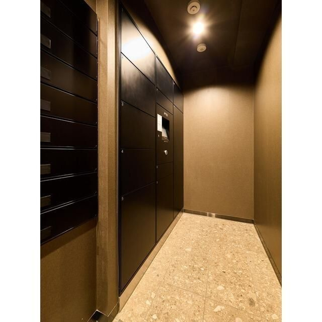 コンフォリア・リヴ西大島SOUTHのロビー