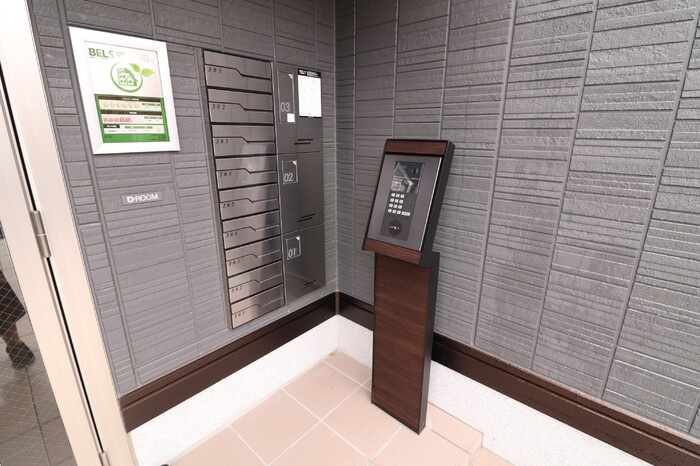 ジョイアポストのエントランス