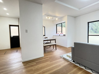 【居間・リビング】 | 津市一志町高野 | ＬＤＫ