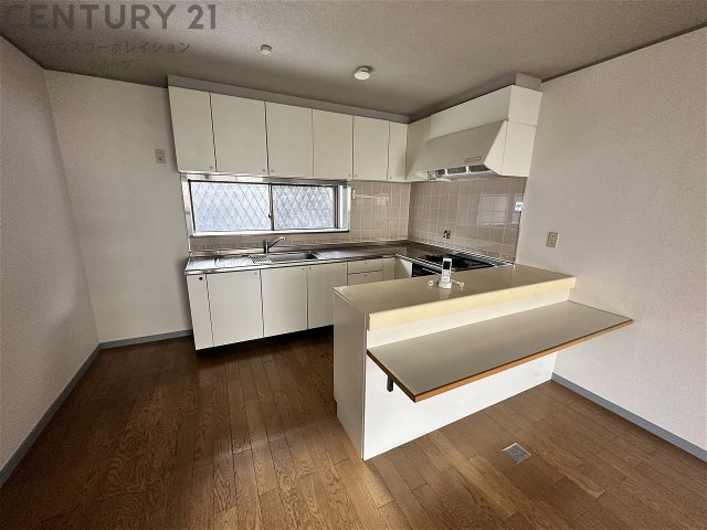 窓付きキッチンで換気しやすくオススメです！
