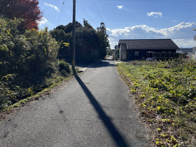 津市芸濃町椋本字菖蒲谷の前面道路含む現地写真