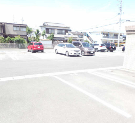 ルーチェの駐車場