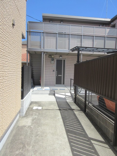 ライブタウンⅦのエントランス|耐震構造のセキスイハイム施工