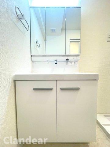 セザール錦糸町の独立洗面台|ドキドキの新生活も、安心してスタート。ぴったりの住まいを見つけませんか？クランディアが一緒に住まい選びをサポートします‼　まずは、お気軽にお問合せください　＃クランディア