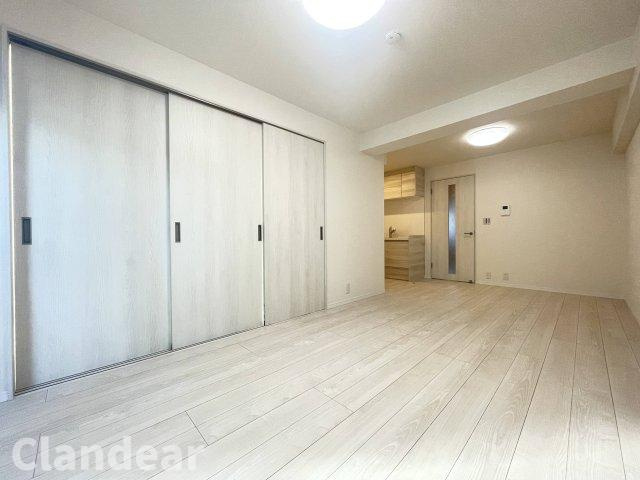 セザール錦糸町の居間・リビング|ドキドキの新生活も、安心してスタート。ぴったりの住まいを見つけませんか？クランディアが一緒に住まい選びをサポートします‼　まずは、お気軽にお問合せください　＃クランディア