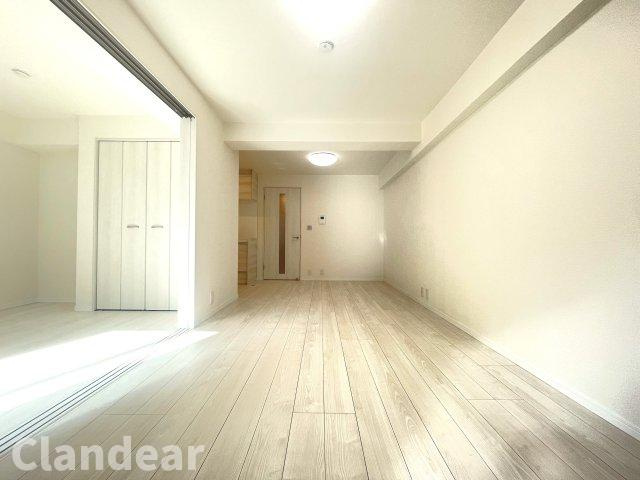 セザール錦糸町の居間・リビング|ドキドキの新生活も、安心してスタート。ぴったりの住まいを見つけませんか？クランディアが一緒に住まい選びをサポートします‼　まずは、お気軽にお問合せください　＃クランディア