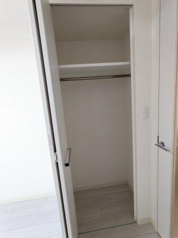 メインステージ名古屋ノースマークの収納|1005号室クローゼット