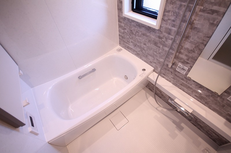 レジーナヒルズ覚王山の浴室