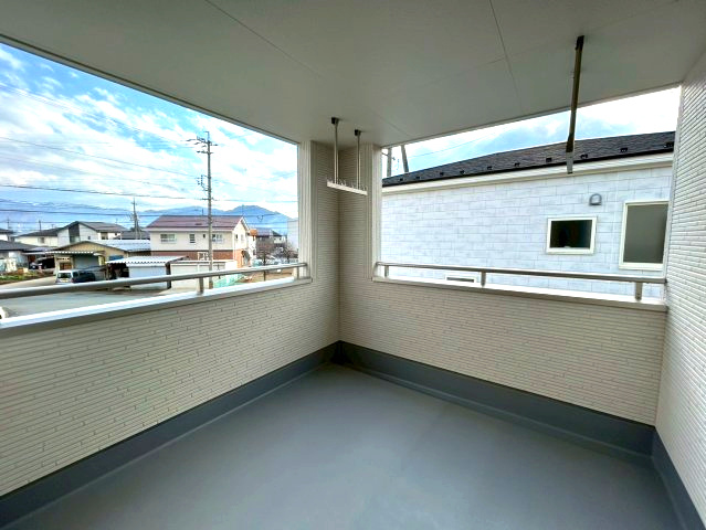 新築戸建　長野市稲葉　全3棟のバルコニー
