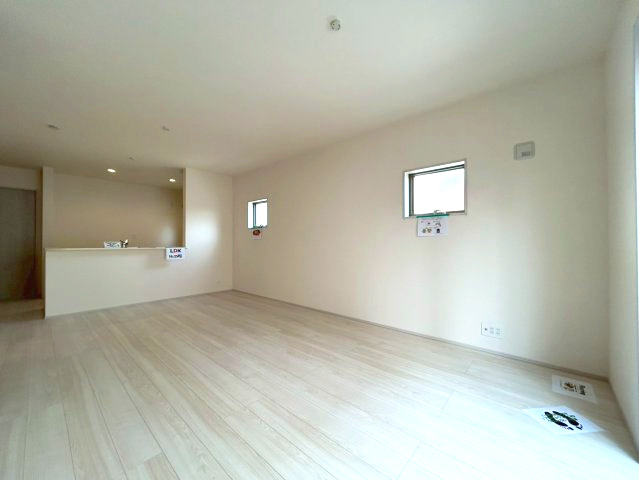 新築戸建　長野市稲葉　全3棟の居間・リビング