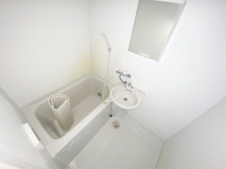ハウス金子の浴室|コンパクトで使いやすいお風呂です