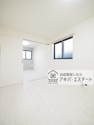 【居間・リビング】 | THE APARTMENT 66