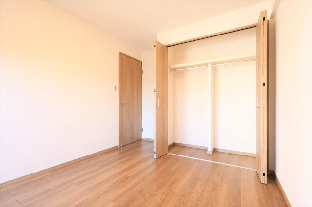 ライオンズマンション木町通の洋室