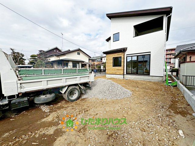 久喜市南8期　新築一戸建て　01　ケイアイテラスの駐車場