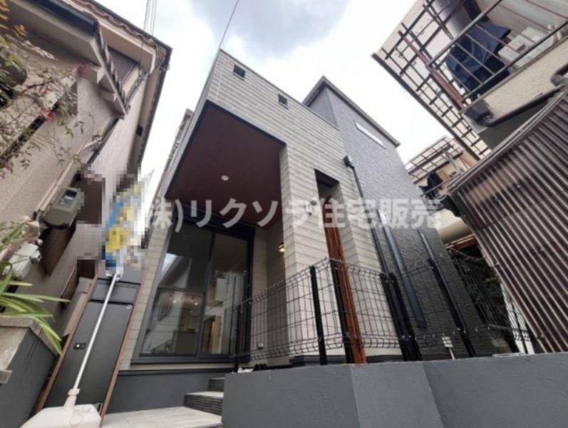 川勝町　新築一戸建ての外観|新しい生活にいかがでしょうか？外観はお住まいの顔になります。こだわりたいポイントですね。外壁塗装や屋根塗装のご相談も承っております。
■現地内覧・資金計画相談・住宅ローン相談もお問合せ受付中■