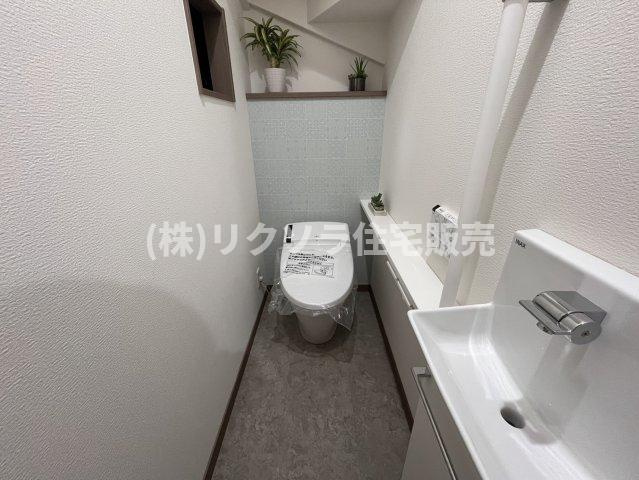 川勝町　新築一戸建てのトイレ|タンクレス　温水洗浄便座・手洗い場付き
■物件内覧・資金計画相談・住宅ローン相談、リフォーム相談、お問合せ受付中■
※当日・翌日のご内覧、ご相談はお電話でのお問合せがスムーズです！