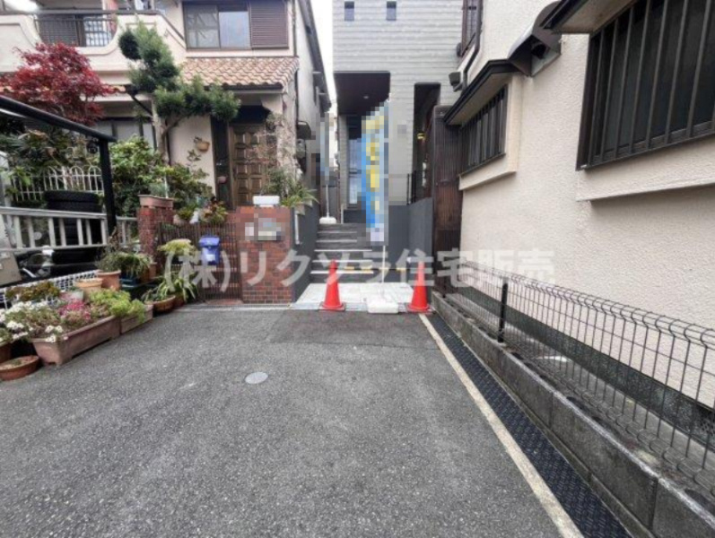 川勝町　新築一戸建ての駐車場|2台駐車可(車種による)
■物件内覧・資金計画相談・住宅ローン相談、リフォーム相談、お問合せ受付中■
※当日・翌日のご内覧、ご相談はお電話でのお問合せがスムーズです！