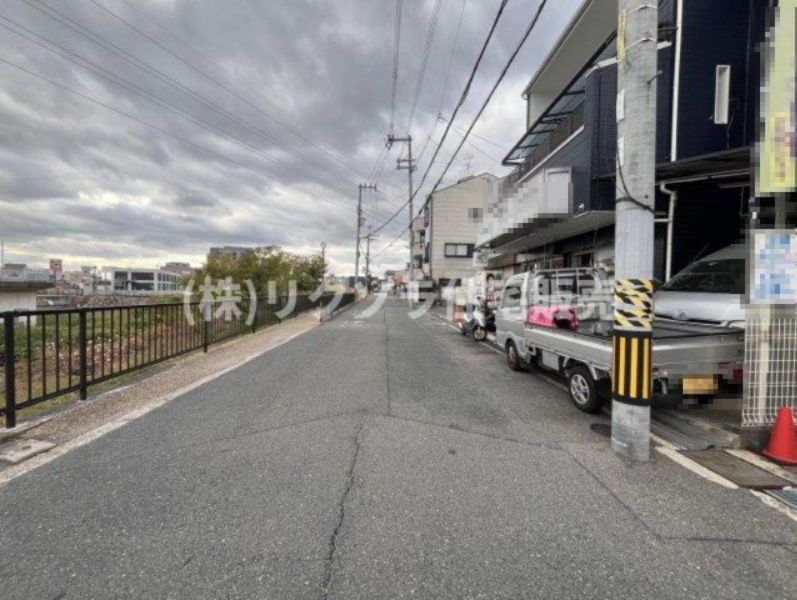 川勝町　新築一戸建ての前面道路含む現地写真|■物件内覧・資金計画相談・住宅ローン相談、リフォーム相談、お問合せ受付中■
※当日・翌日のご内覧、ご相談はお電話でのお問合せがスムーズです！