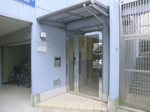 リトルズ篠崎のエントランス|エントランススペース。
